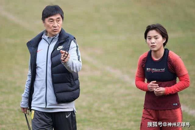 利物浦前中场埃利奥特遭遇挫折，面临新挑战